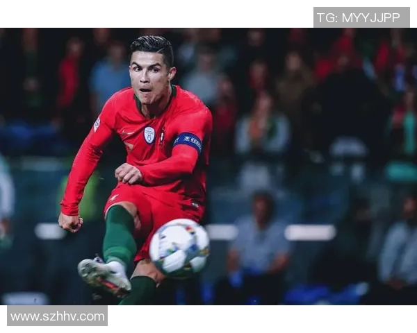 纵览世界足坛十大足球巨星辉煌成就与时代传奇风采 纵览世界足坛十大足球巨星辉煌成就与时代传奇风采